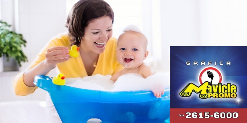 Johnson s moderniza produtos para bebês   Guia da Farmácia   Imã de geladeira e Gráfica Mavicle Promo